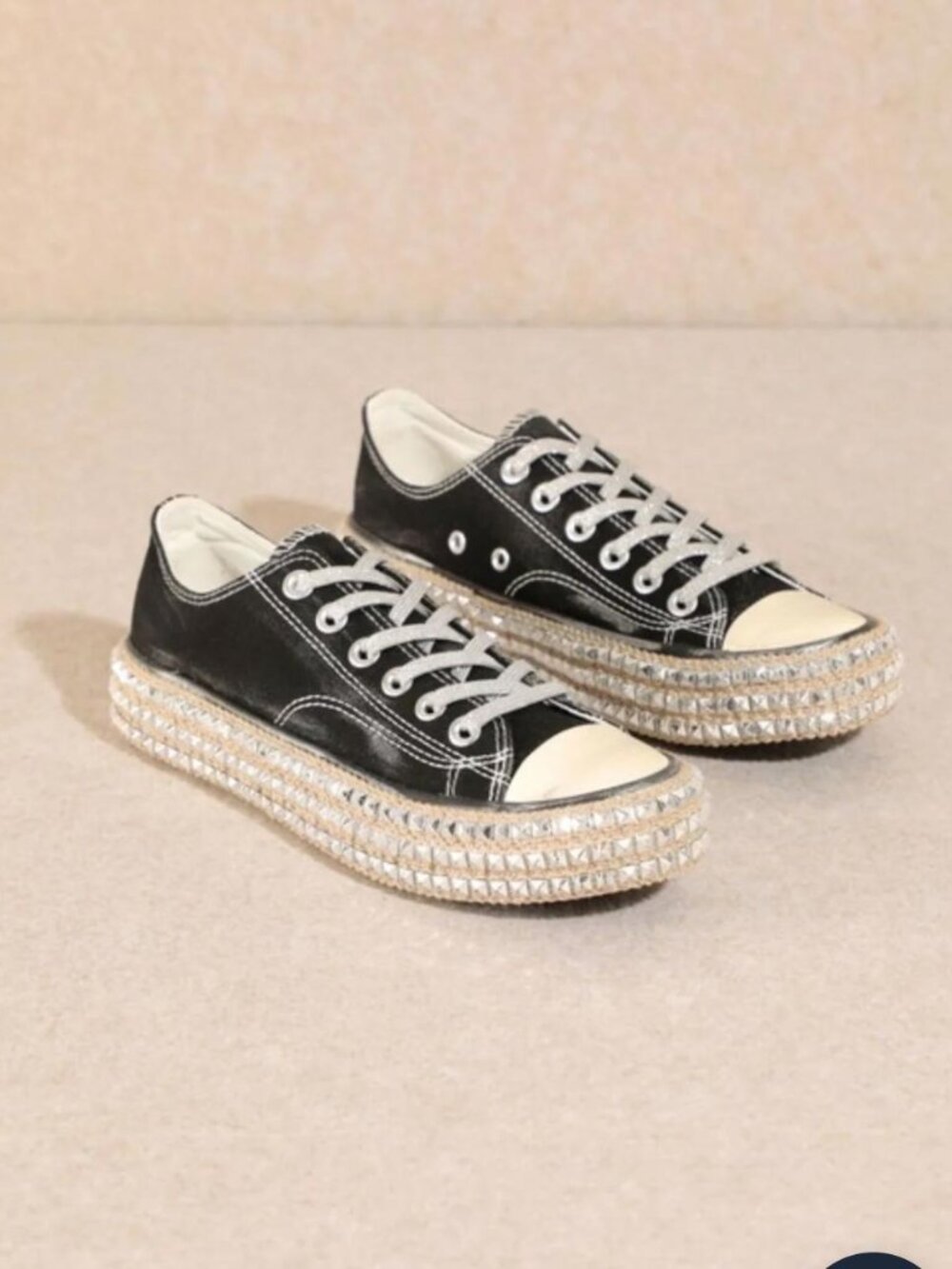 MIIM Billie Studded Low-Top Sneakers SIZE: 8.5 -O